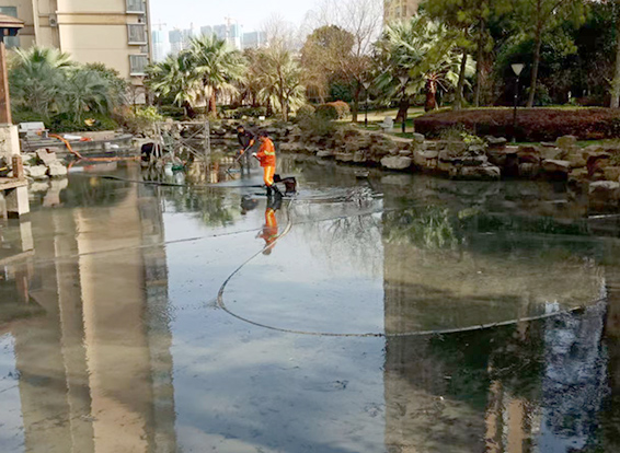 周矶管理区景观池淤泥清理